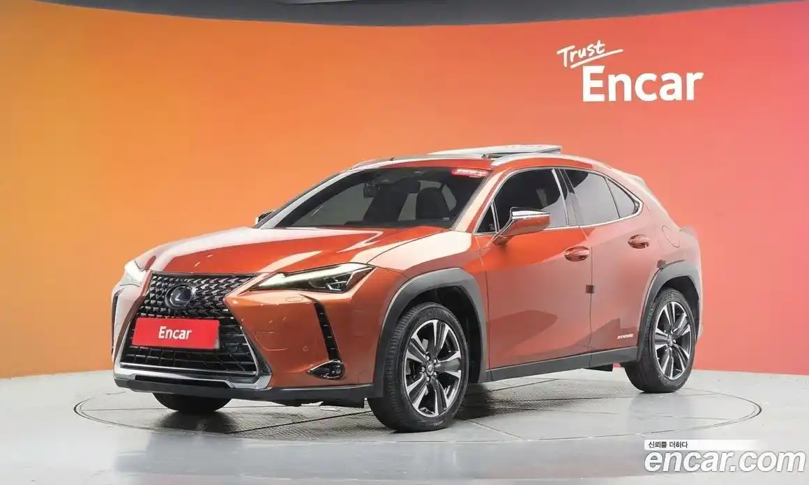 Lexus UX 2019 2.0 автомат (гидро), фото 33 Lexus UX 2019 2.0 автомат (гидро), фото 33