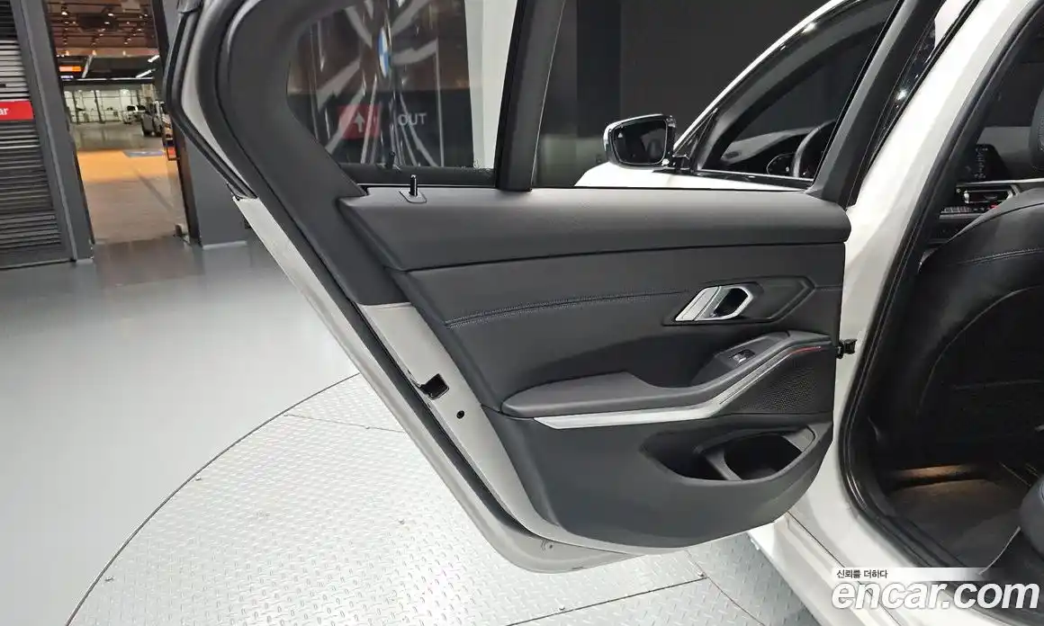 BMW 3 серия 2022 2.0 автомат (гидро), фото 15