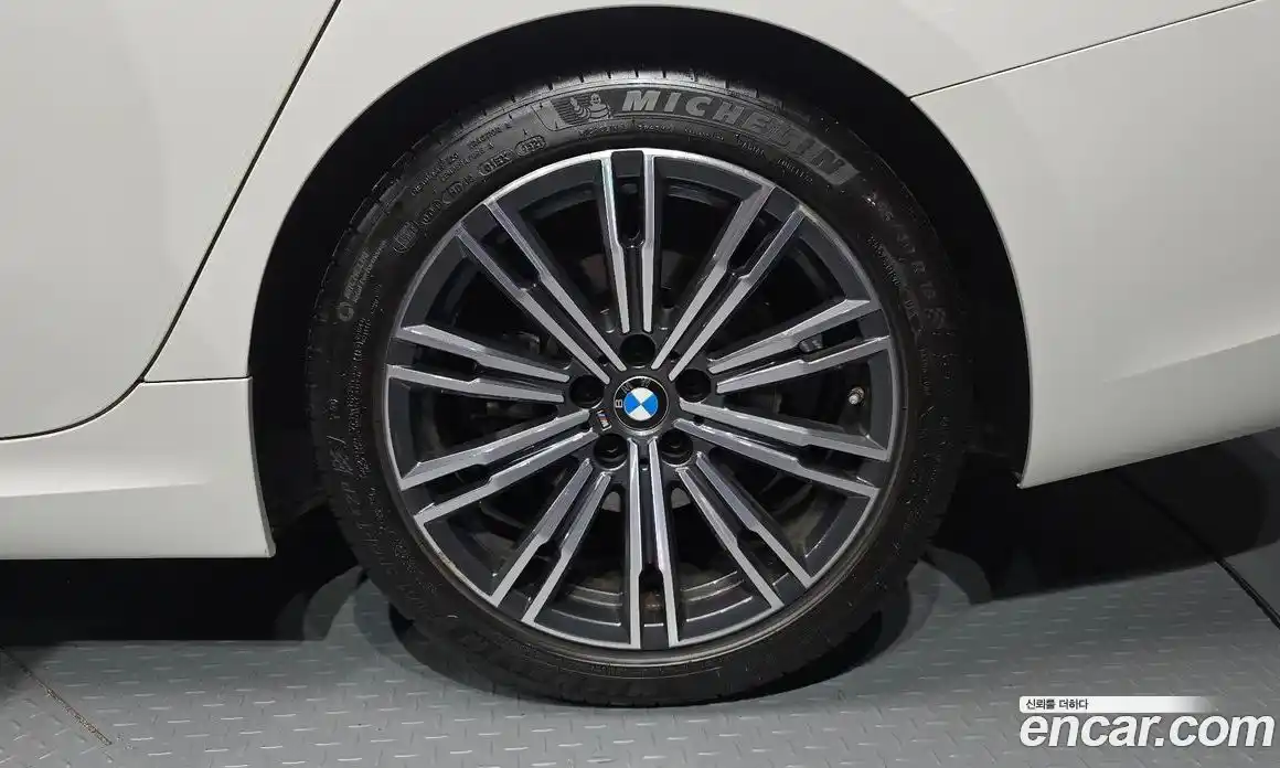 BMW 3 серия 2022 2.0 автомат (гидро), фото 7
