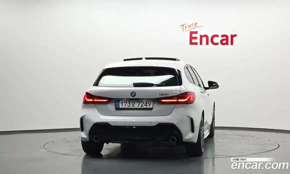 BMW 1 серия 2021 2.0 автомат (гидро), фото 4