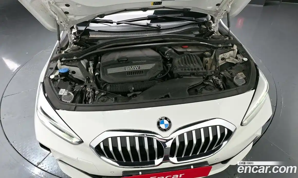 BMW 1 серия 2021 2.0 автомат (гидро), фото 6
