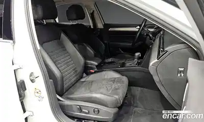 Volkswagen Passat 2018 2.0 автомат (гидро), миниатюра 11