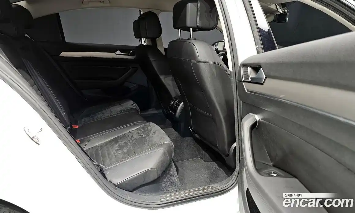 Volkswagen Passat 2018 2.0 автомат (гидро), фото 12