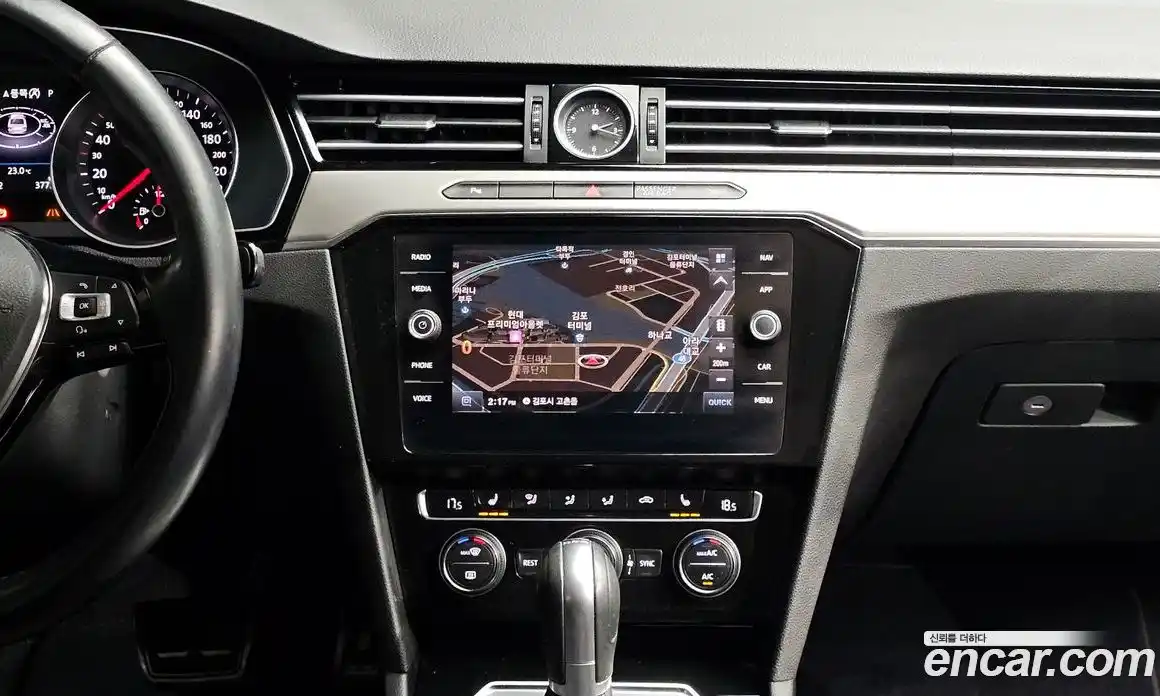 Volkswagen Passat 2018 2.0 автомат (гидро), фото 16
