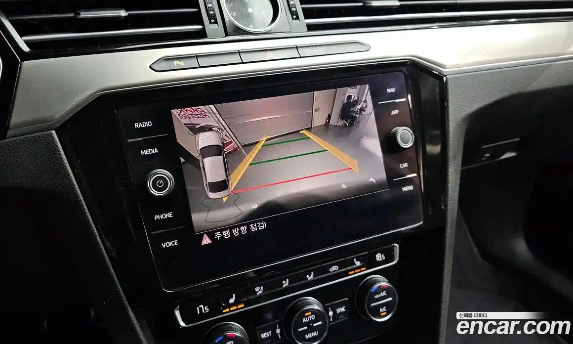 Volkswagen Passat 2018 2.0 автомат (гидро), фото 17