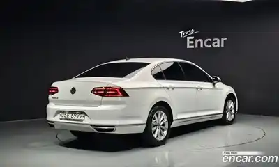 Volkswagen Passat 2018 2.0 автомат (гидро), миниатюра 2