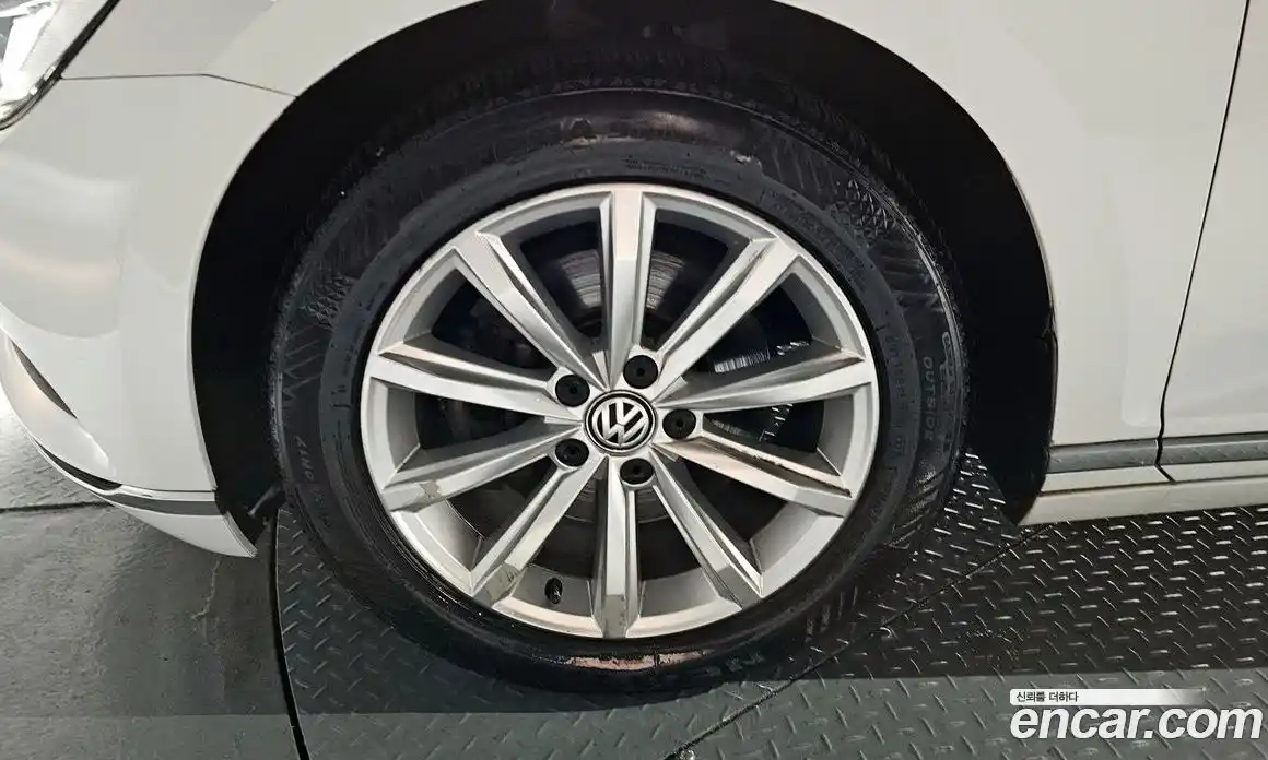 Volkswagen Passat 2018 2.0 автомат (гидро), фото 5