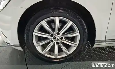 Volkswagen Passat 2018 2.0 автомат (гидро), миниатюра 5