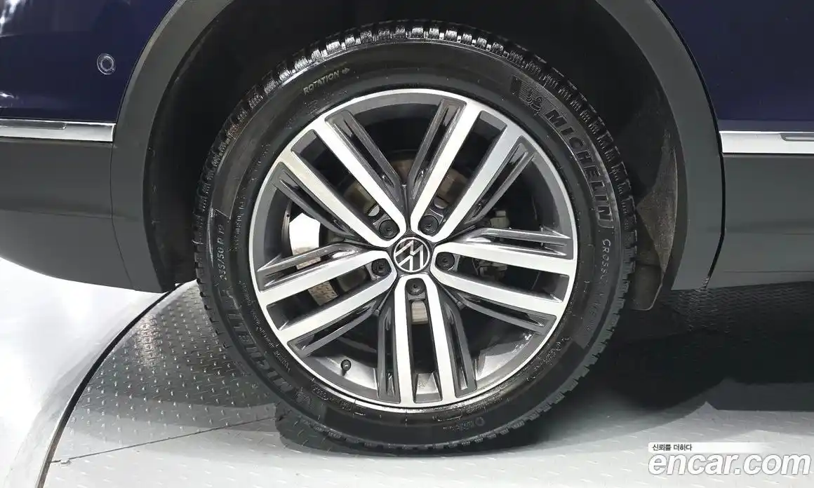 Volkswagen Tiguan 2023 2.0 автомат (гидро), фото 5