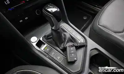 Volkswagen Tiguan 2023 2.0 автомат (гидро), миниатюра 9
