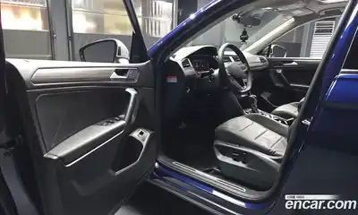 Volkswagen Tiguan 2023 2.0 автомат (гидро), миниатюра 10