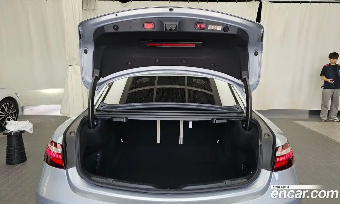 Mercedes-Benz E-Class 2023 3.0 автомат (гидро), фото 26