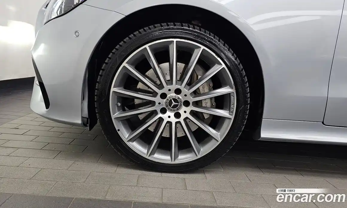 Mercedes-Benz E-Class 2023 3.0 автомат (гидро), фото 5