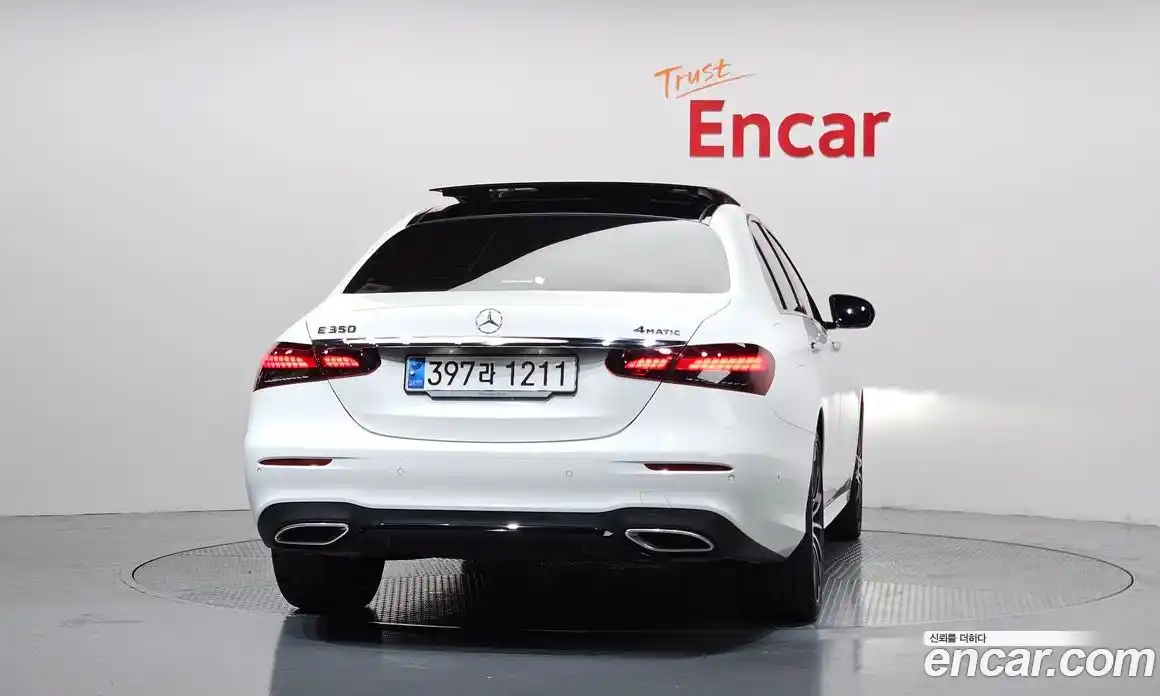 Mercedes-Benz E-Class 2023 2.0 автомат (гидро), фото 4