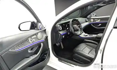 Mercedes-Benz E-Class 2023 2.0 автомат (гидро), миниатюра 10