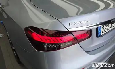 Mercedes-Benz E-Class 2022 1.9 автомат (гидро), миниатюра 9