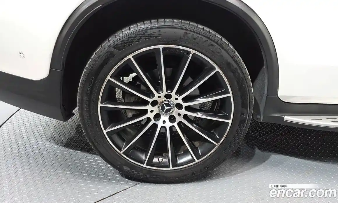 Mercedes-Benz GLC-Class 2017 2.1 гидро, фото 5 Mercedes-Benz GLC-Class 2017 2.1 гидро, фото 5