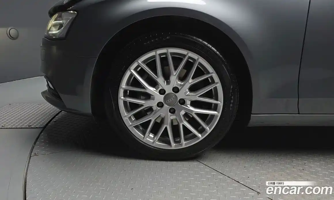 Audi A4 2015 2.0 автомат (гидро), фото 5