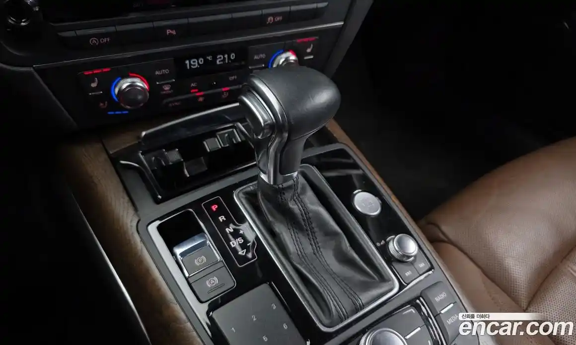 Audi A6 2012 3.0 автомат (гидро), фото 9