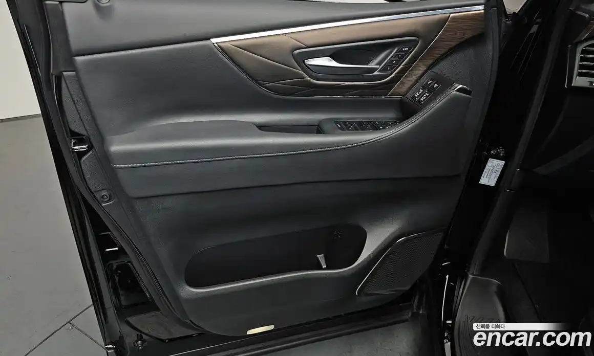 Toyota Alphard 2025 2.5 автомат (гидро), фото 13 Toyota Alphard 2025 2.5 автомат (гидро), фото 13