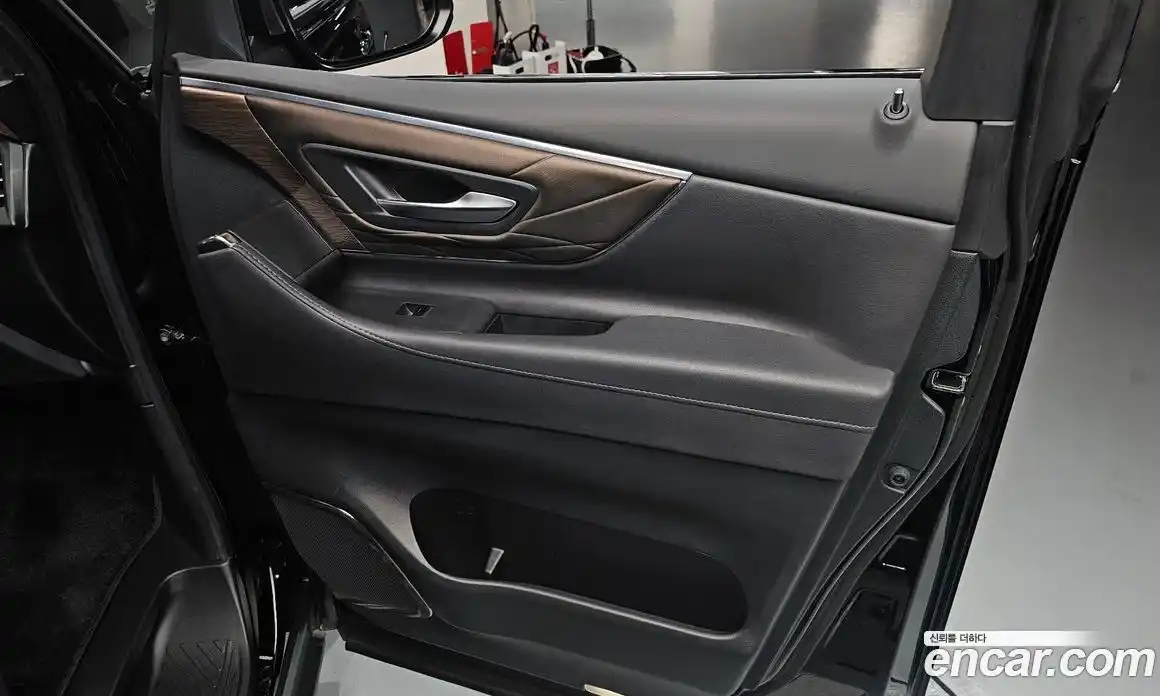 Toyota Alphard 2025 2.5 автомат (гидро), фото 14 Toyota Alphard 2025 2.5 автомат (гидро), фото 14