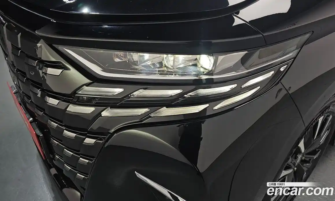 Toyota Alphard 2025 2.5 автомат (гидро), фото 7 Toyota Alphard 2025 2.5 автомат (гидро), фото 7