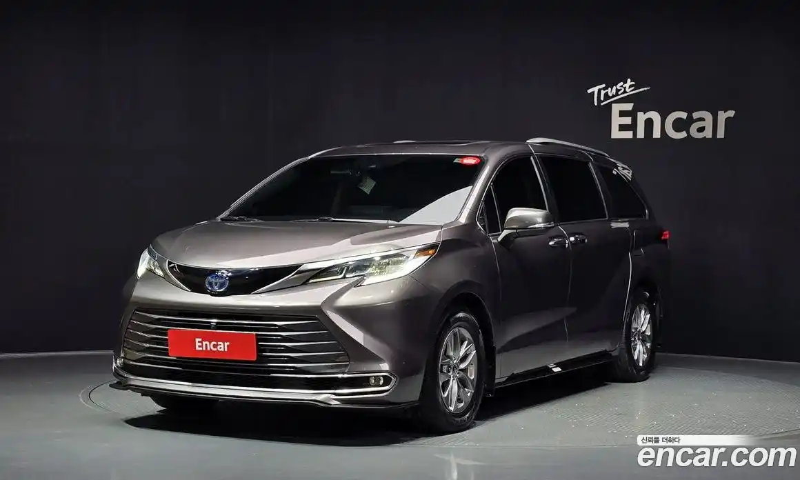 Toyota Sienna 2022 2.5 автомат (гидро), фото 1 Toyota Sienna 2022 2.5 автомат (гидро), фото 1