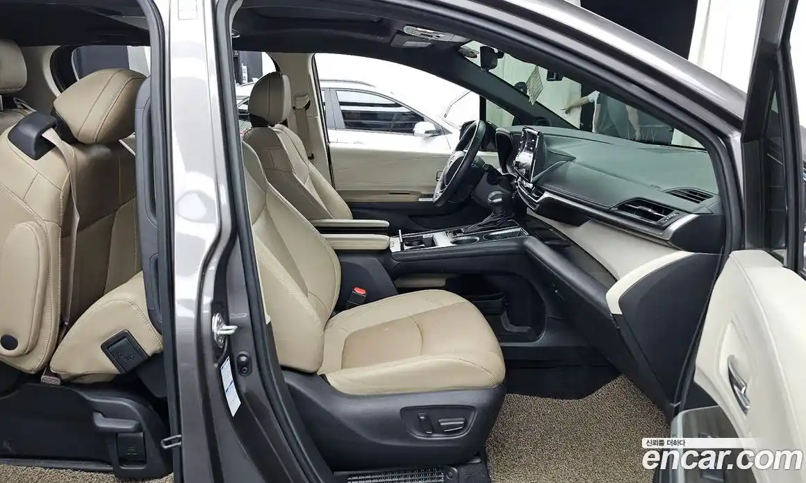 Toyota Sienna 2022 2.5 автомат (гидро), фото 17 Toyota Sienna 2022 2.5 автомат (гидро), фото 17