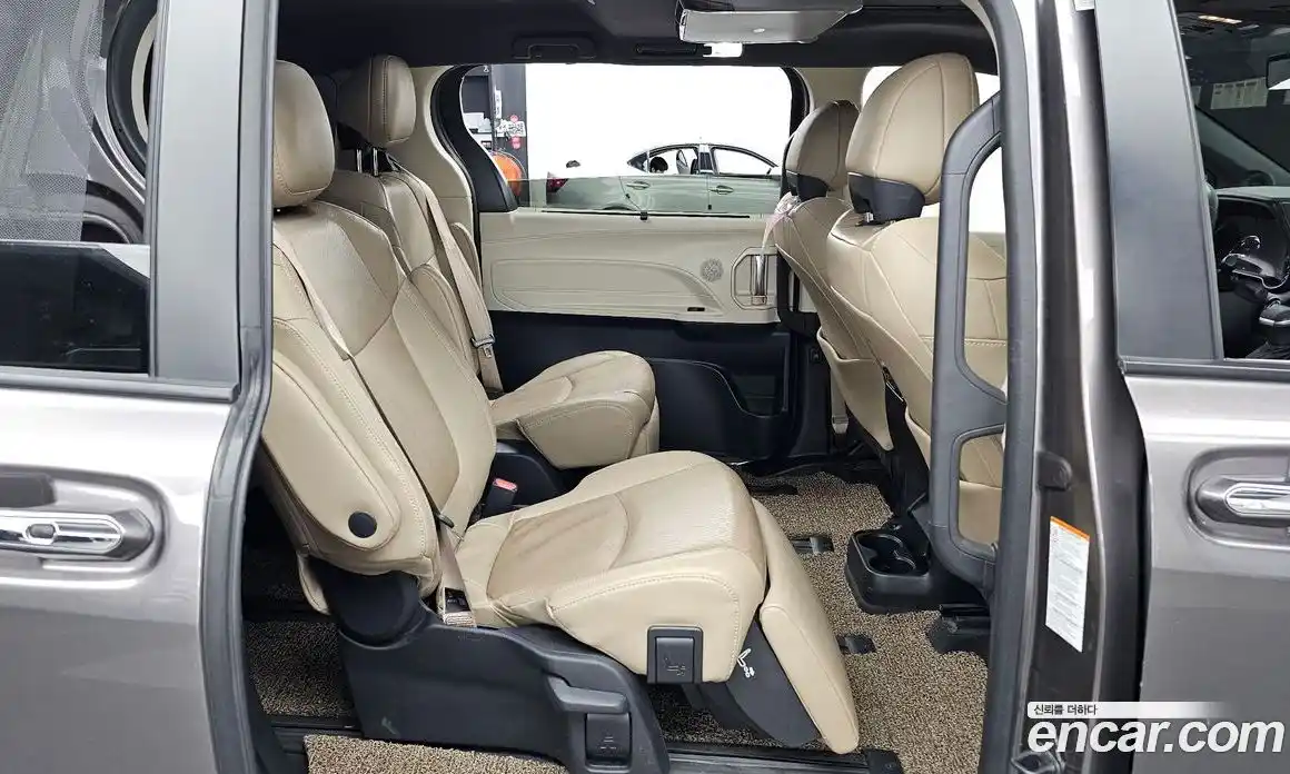 Toyota Sienna 2022 2.5 автомат (гидро), фото 18 Toyota Sienna 2022 2.5 автомат (гидро), фото 18