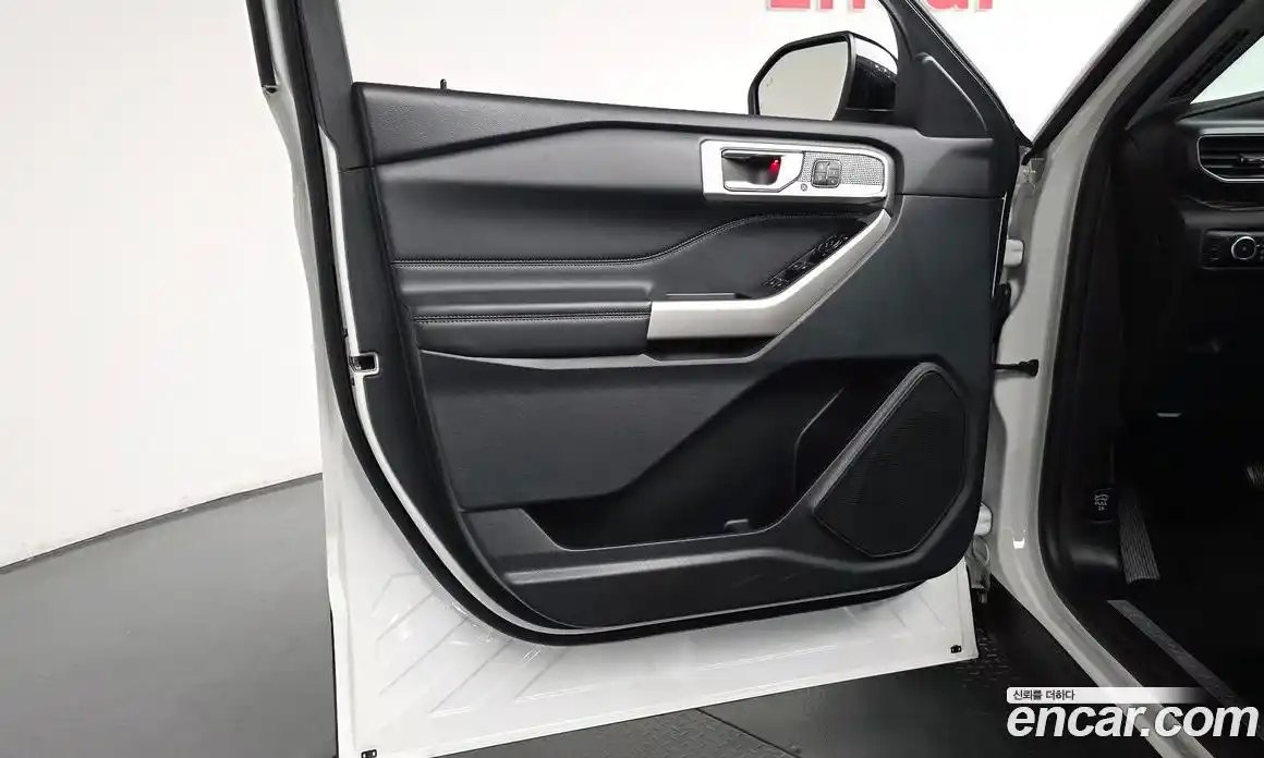 Ford Explorer 2023 2.3 автомат (гидро), фото 14