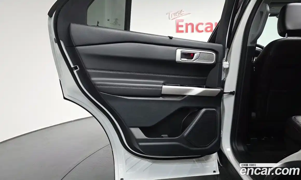 Ford Explorer 2023 2.3 автомат (гидро), фото 15
