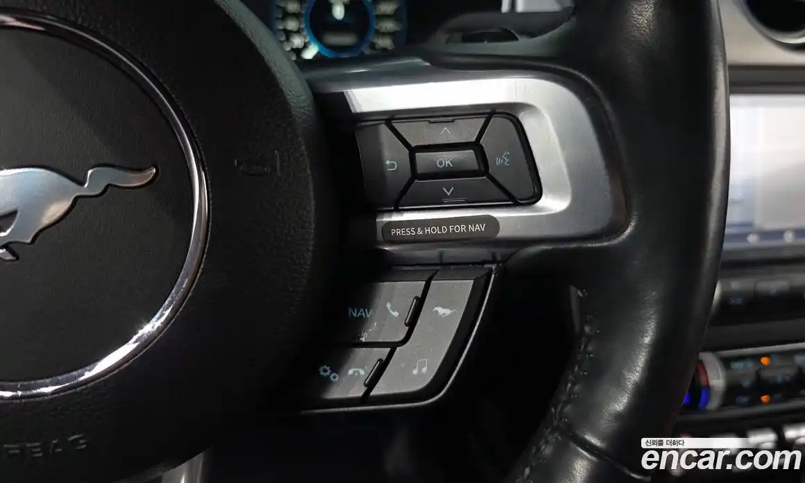 Ford Mustang 2023 2.3 автомат (гидро), фото 28
