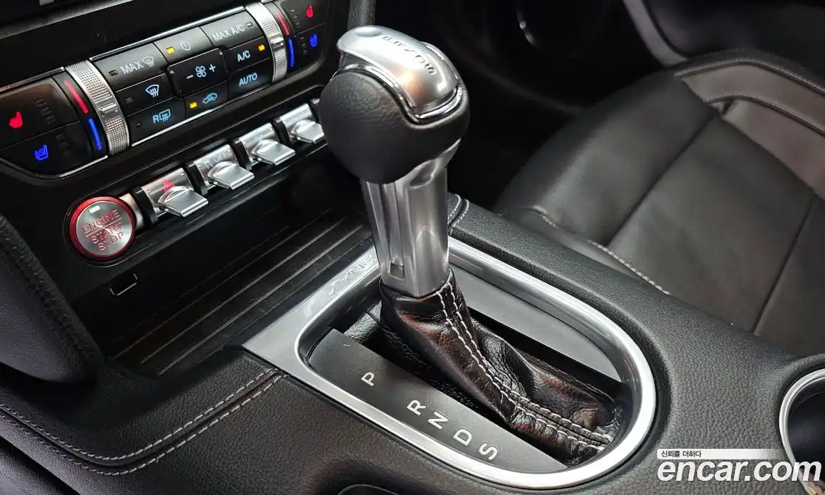 Ford Mustang 2022 2.3 автомат (гидро), фото 12
