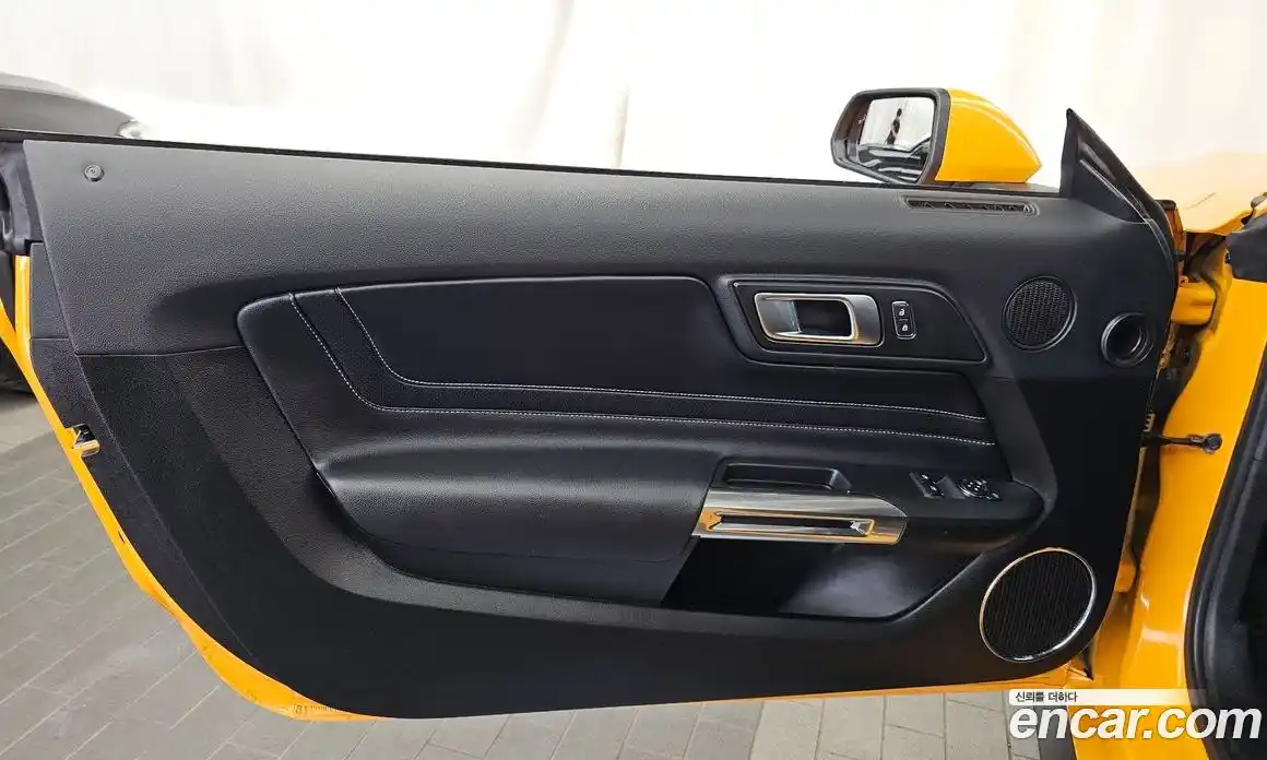 Ford Mustang 2022 2.3 автомат (гидро), фото 15