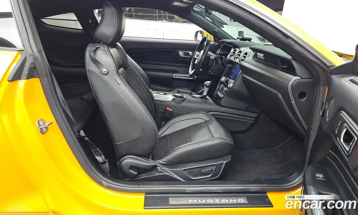 Ford Mustang 2022 2.3 автомат (гидро), фото 17