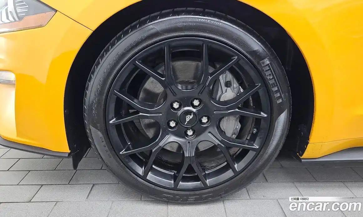 Ford Mustang 2022 2.3 автомат (гидро), фото 5