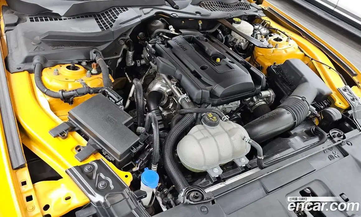 Ford Mustang 2022 2.3 автомат (гидро), фото 6