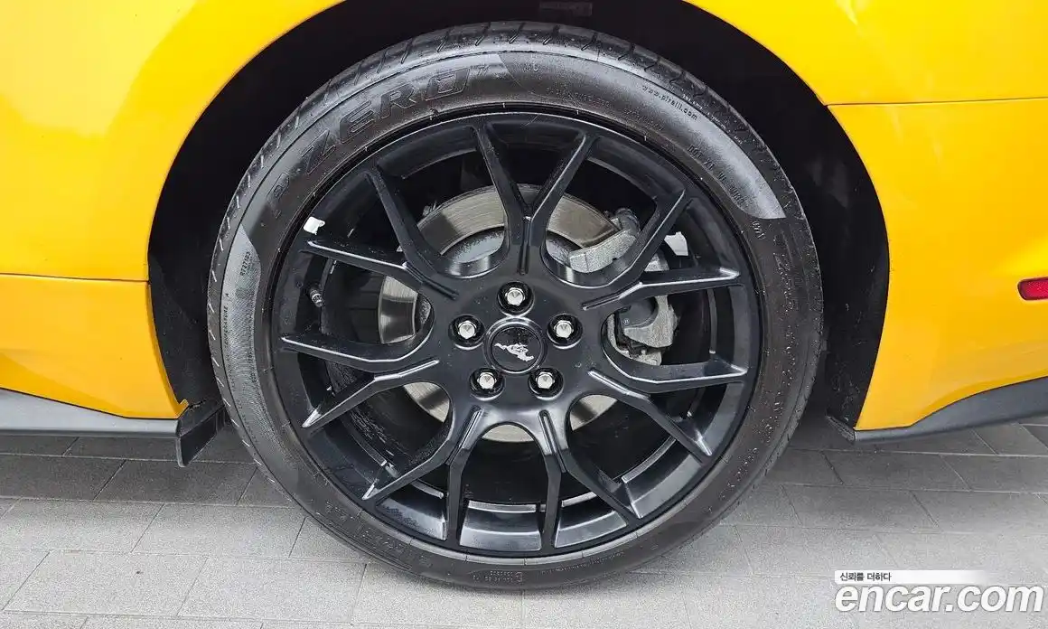 Ford Mustang 2022 2.3 автомат (гидро), фото 7