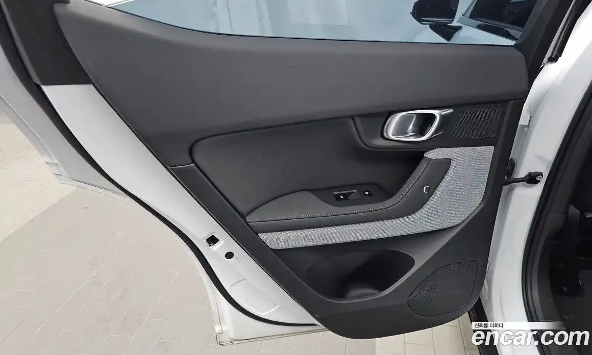 Polestar Polestar 2 2023 0.2 автомат (гидро), фото 15 Polestar Polestar 2 2023 0.2 автомат (гидро), фото 15