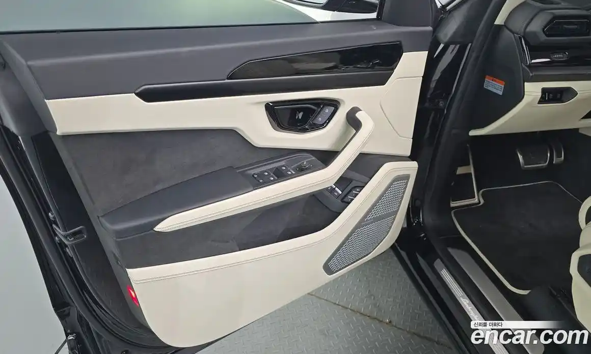 Lamborghini Urus 2025 4.0 автомат (гидро), фото 14 Lamborghini Urus 2025 4.0 автомат (гидро), фото 14