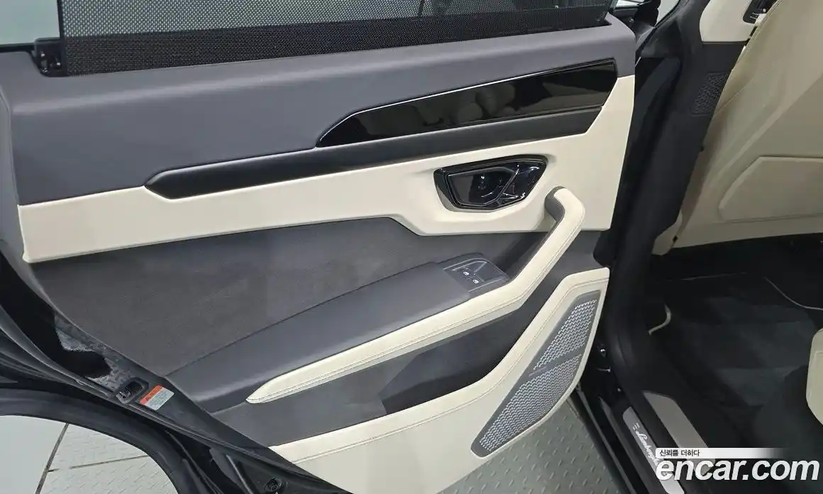 Lamborghini Urus 2025 4.0 автомат (гидро), фото 15 Lamborghini Urus 2025 4.0 автомат (гидро), фото 15