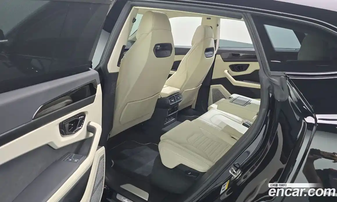 Lamborghini Urus 2025 4.0 автомат (гидро), фото 18 Lamborghini Urus 2025 4.0 автомат (гидро), фото 18