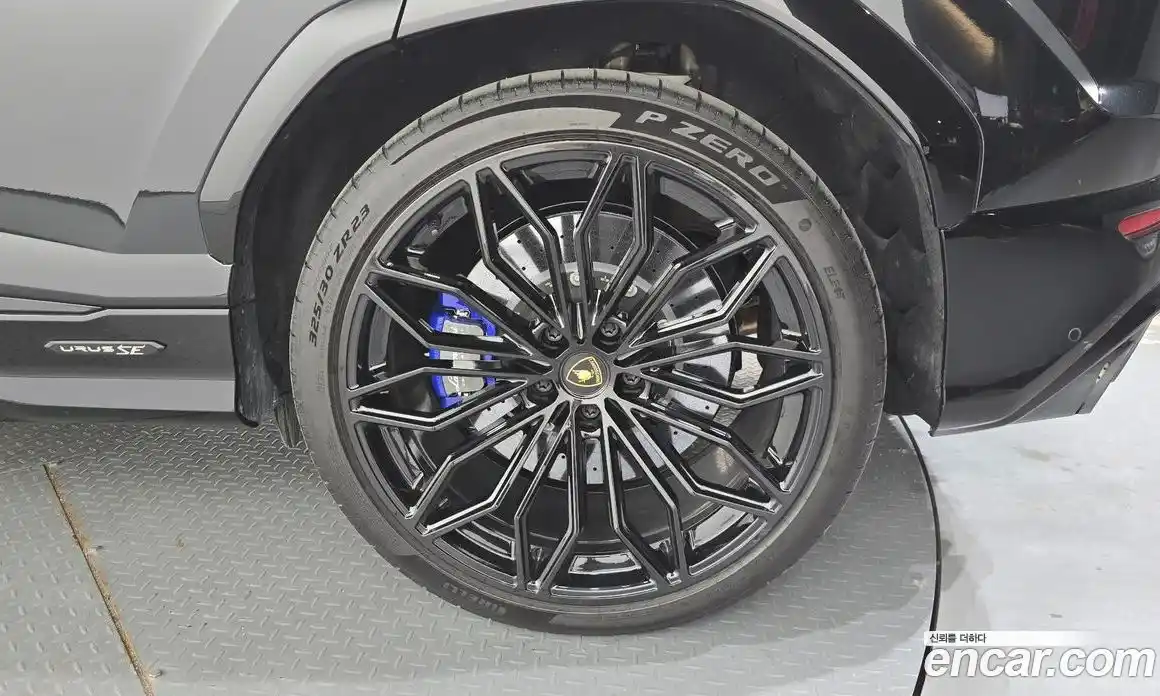 Lamborghini Urus 2025 4.0 автомат (гидро), фото 7 Lamborghini Urus 2025 4.0 автомат (гидро), фото 7