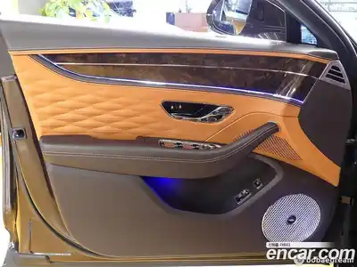 Bentley Flying Spur 2023 4.0 автомат (гидро), миниатюра 11