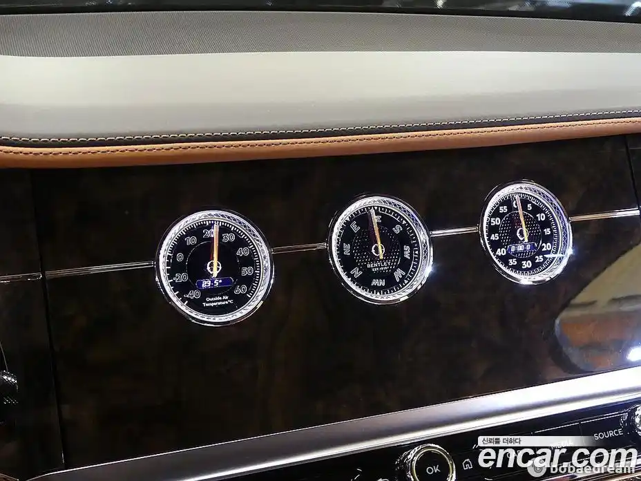 Bentley Flying Spur 2023 4.0 автомат (гидро), фото 15