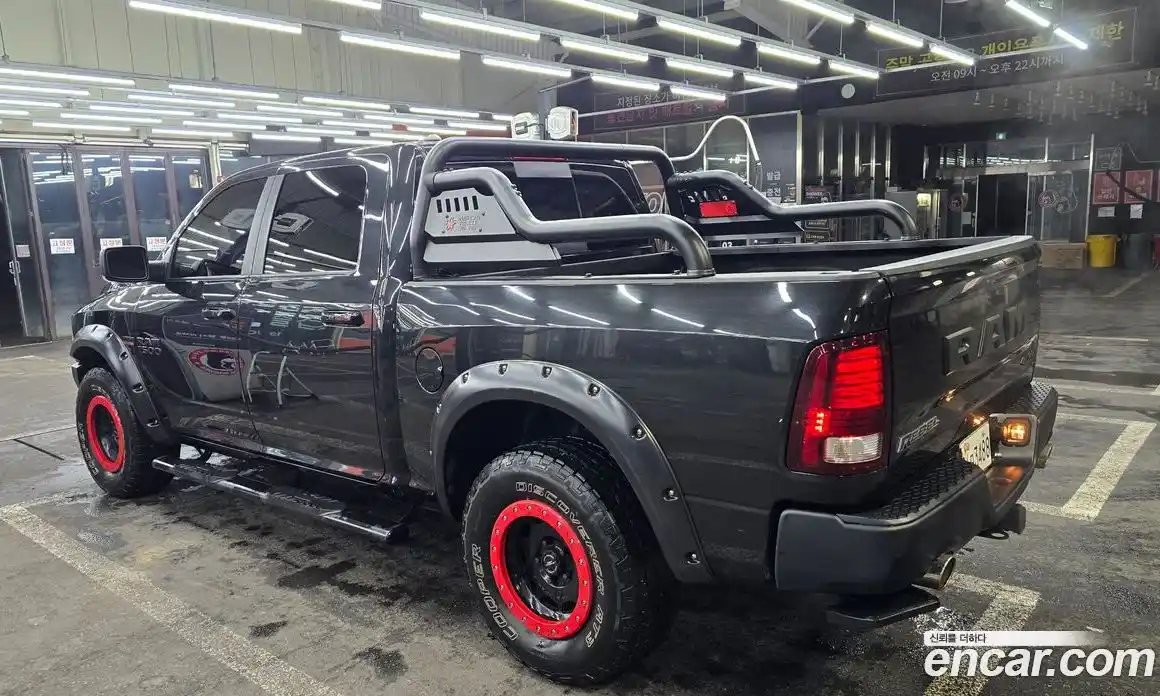 Dodge Ram Pick Up 2016 5.7 автомат (гидро), фото 5 Dodge Ram Pick Up 2016 5.7 автомат (гидро), фото 5