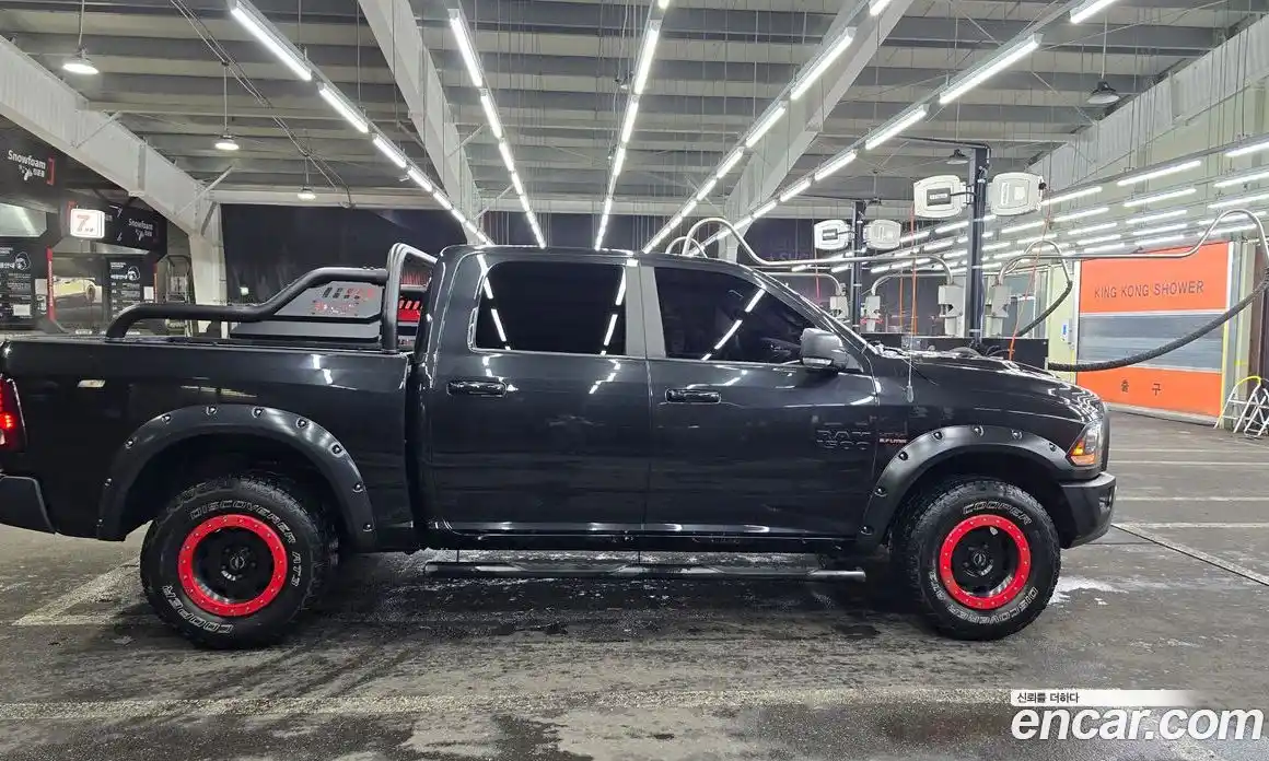 Dodge Ram Pick Up 2016 5.7 автомат (гидро), фото 8 Dodge Ram Pick Up 2016 5.7 автомат (гидро), фото 8