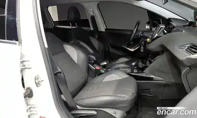 Peugeot 2008 2015 1.6 автомат (гидро), миниатюра 11