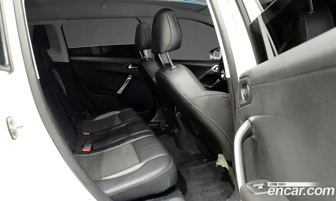 Peugeot 2008 2015 1.6 автомат (гидро), фото 12