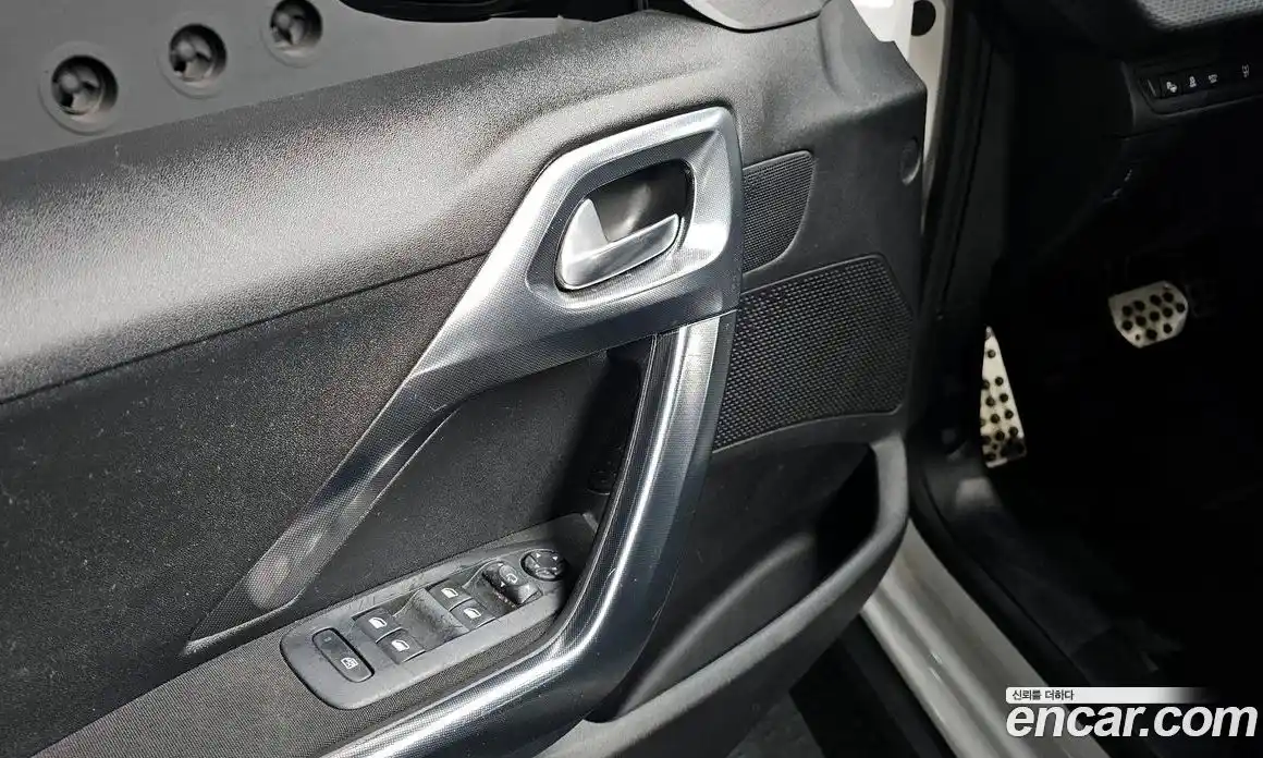 Peugeot 2008 2015 1.6 автомат (гидро), фото 13